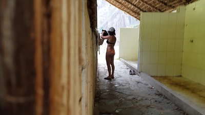 ispaniyalik universitet hamkasbiga josuslik kamerasi